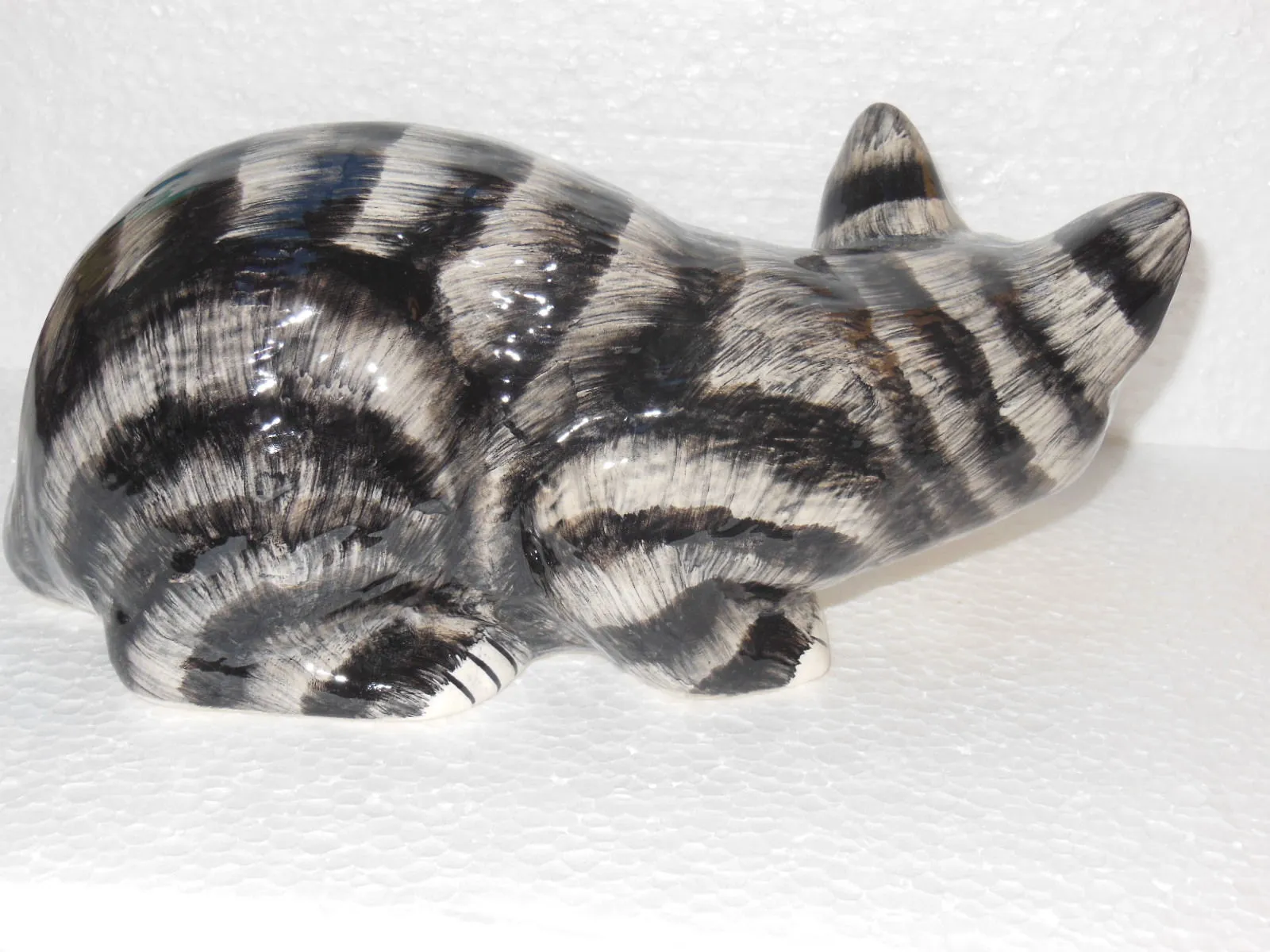 Babbacombe Pottery Grey Cat Crouching