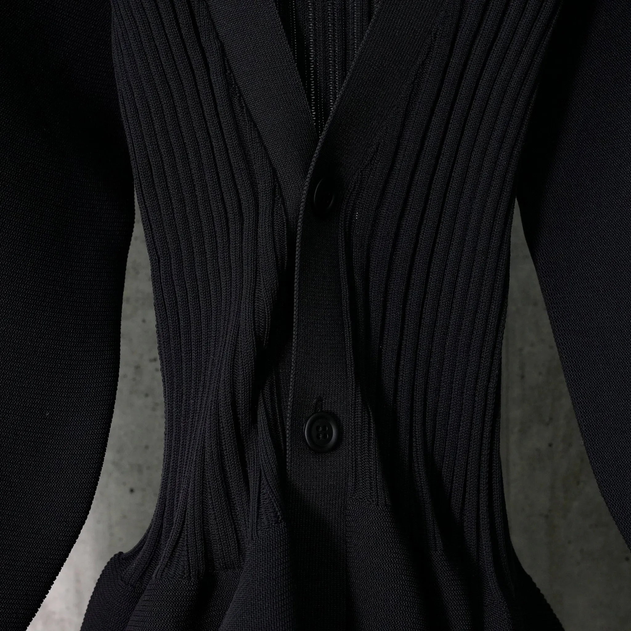 POTTERY PUFF SLEEVE CARDIGAN / BLACK